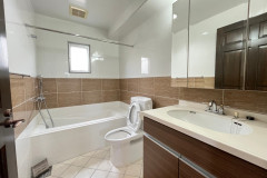 LINE_ALBUM_Clovertown-Castle-230308_9