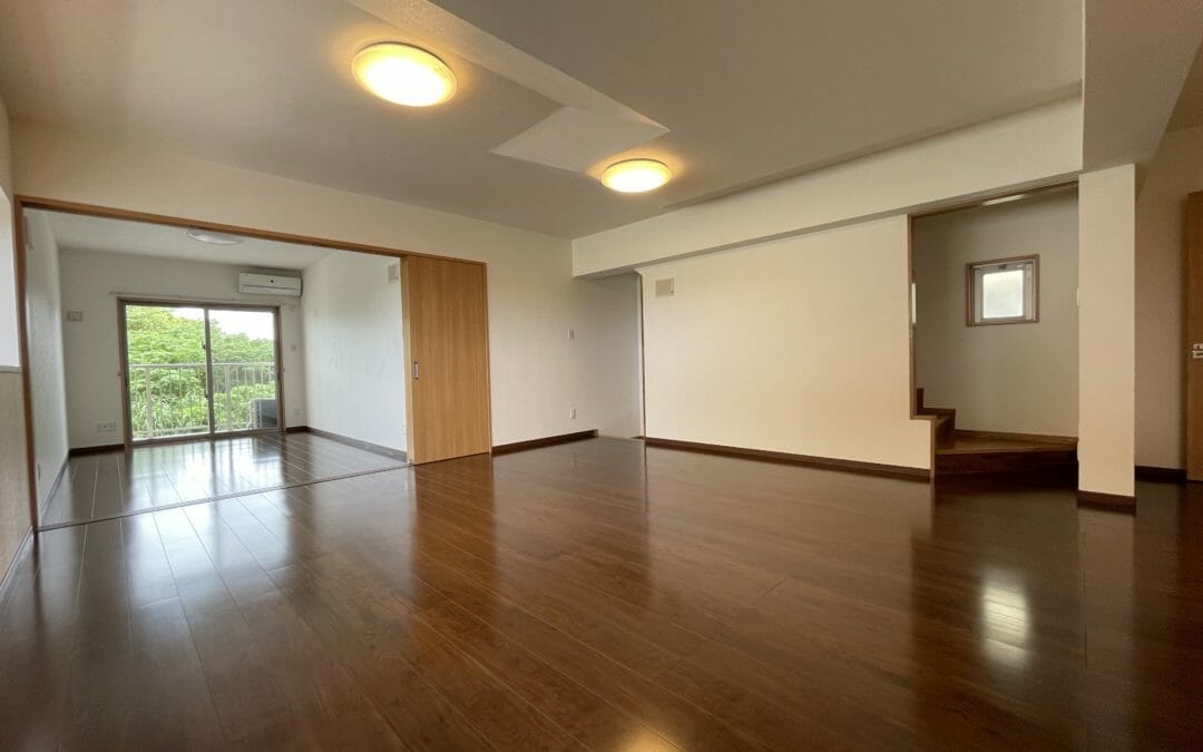 Casa villa 4bedroom Duplex- close to grocery stores and beach