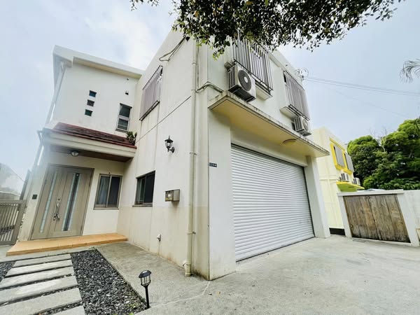 House with garage in takahara okinawa city